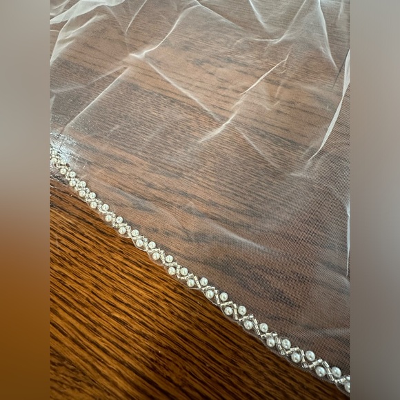 Wedding Veil Pearls & Crystals Beaded Edge, Fingertip Length 38.5” Bridal Veil - Picture 11 of 16